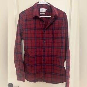 Men’s plaid button downn